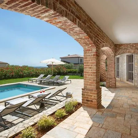Rustic Seseli With A Pool In Istria Villa *