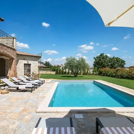 Villa Rustic Seseli With A Pool In Istria Sveti Lovrec Pazenaticki